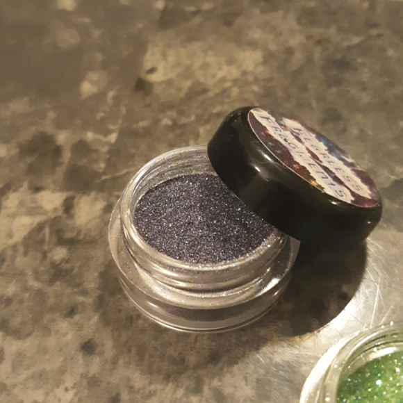 Notoriously Morbid Fearless Fragments Glitter - Picture 3 of 5